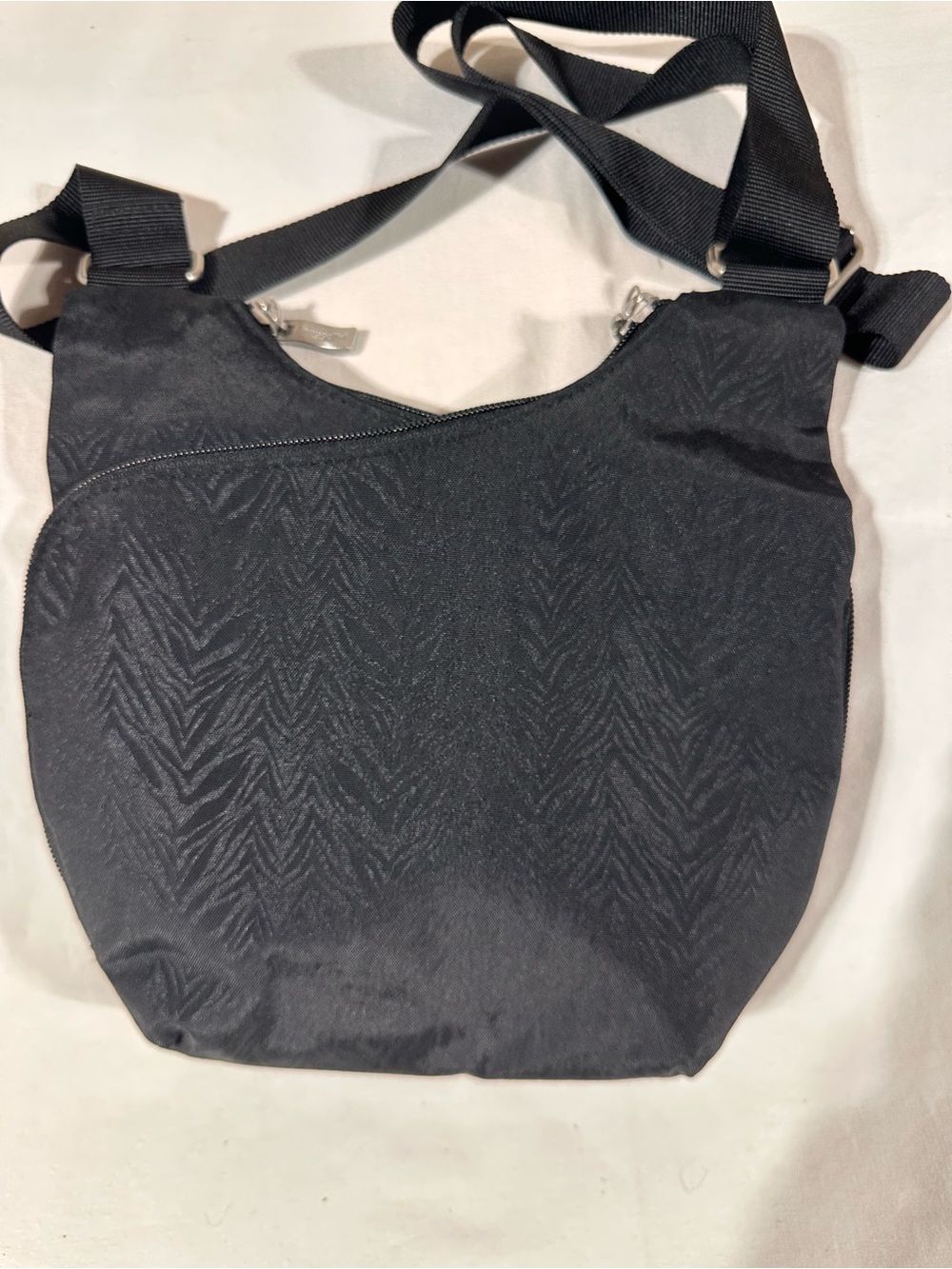 Women’s Baggallini Black Nylon Criss Cross Crossbody. - Picture 2 of 6
